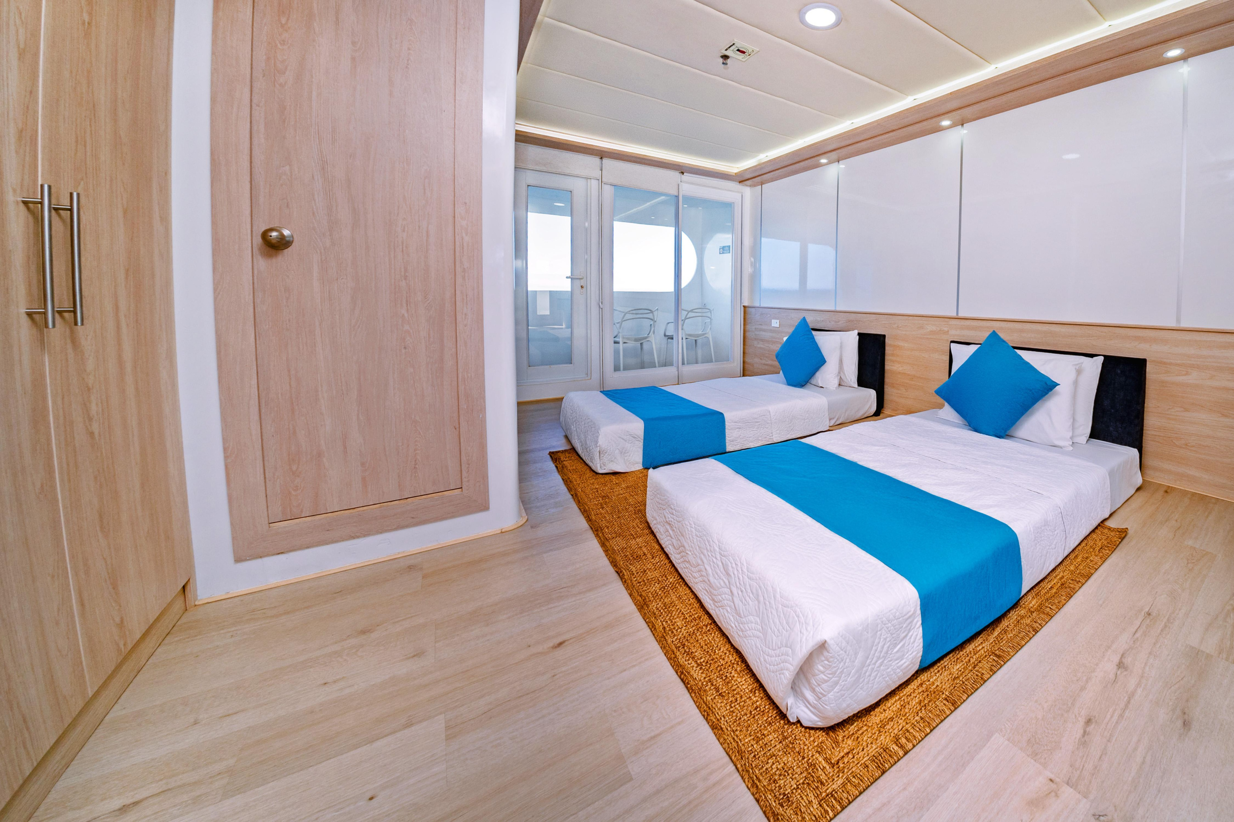 Crucero en Pequeño Barco Tesoros de Galápagos — photo 16