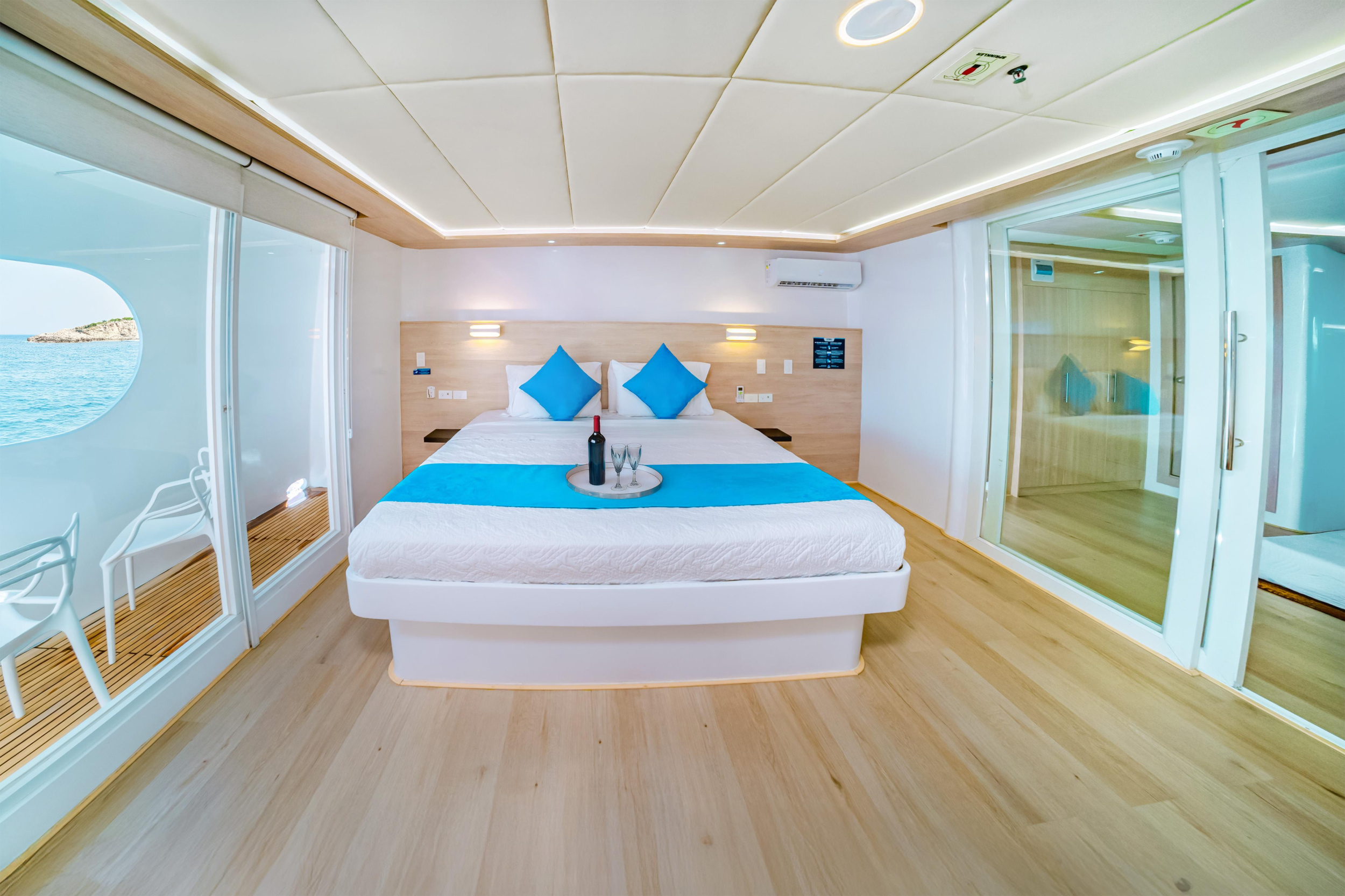 Crucero en Pequeño Barco Tesoros de Galápagos — photo 18
