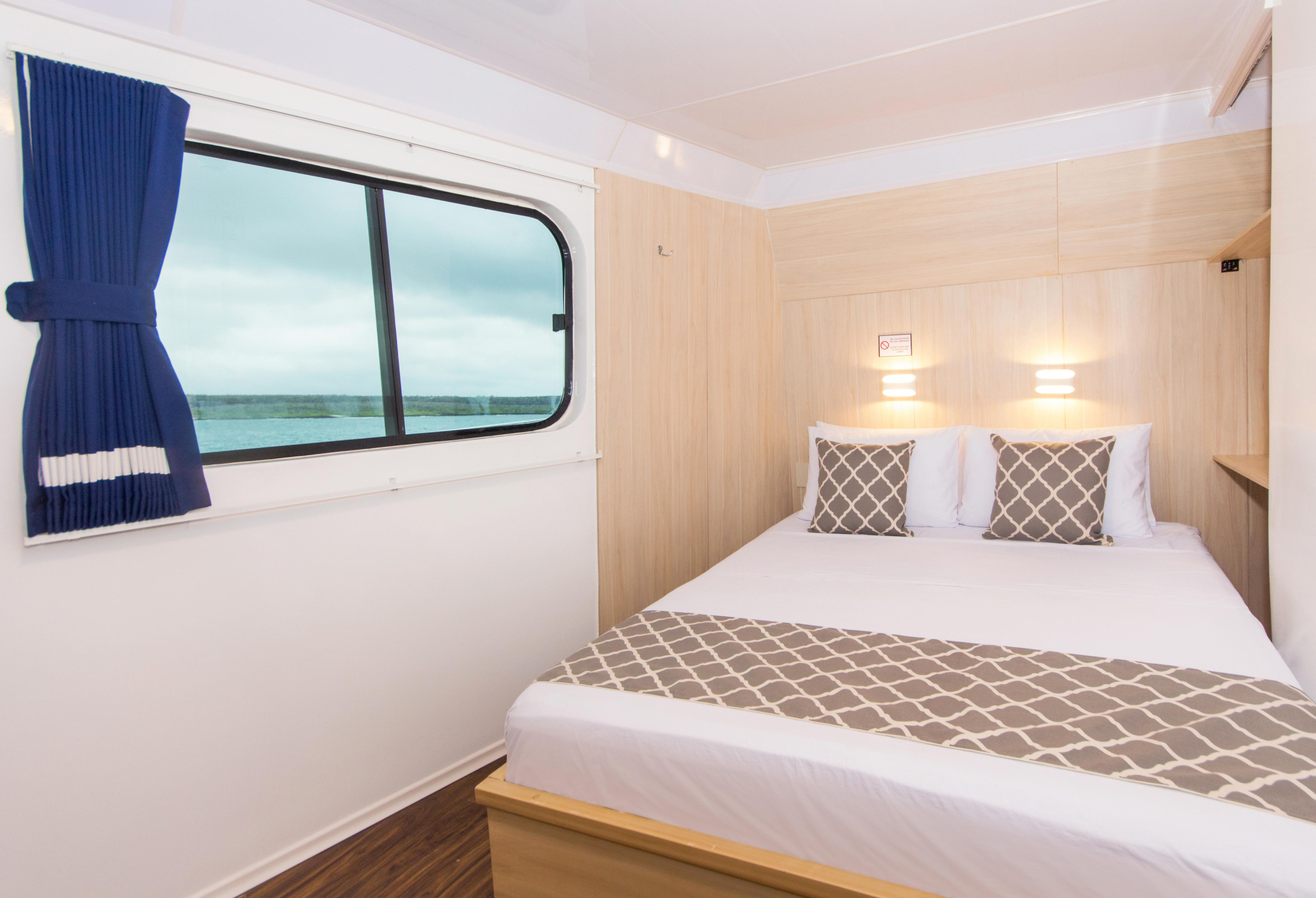 Crucero en Pequeño Barco por el Oeste de Galápagos — photo 13