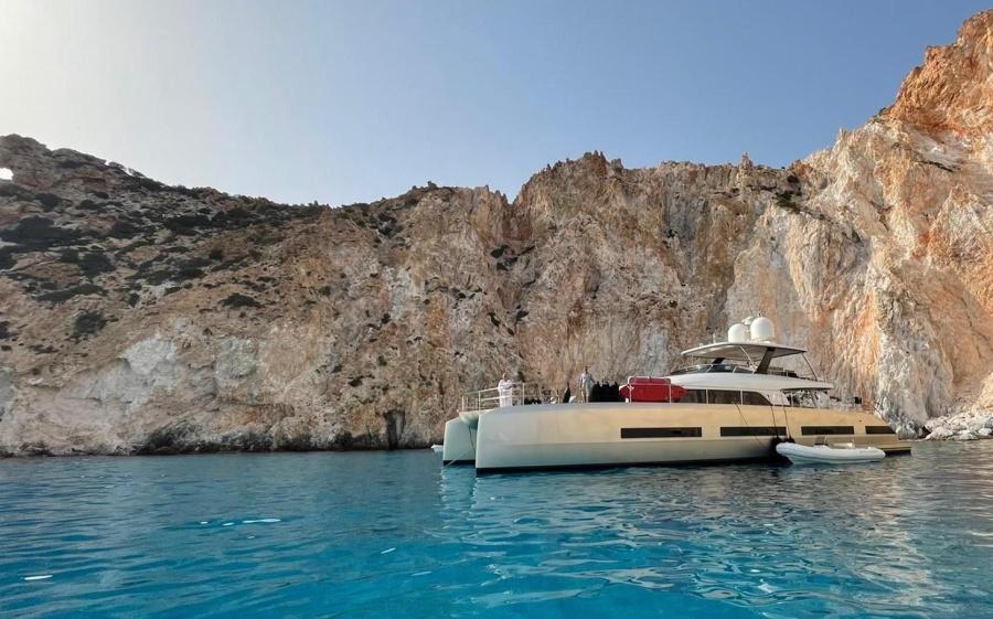Photo #1 - Lagoon 78 Crewed (JUST MARIE II) en Athens - 54257