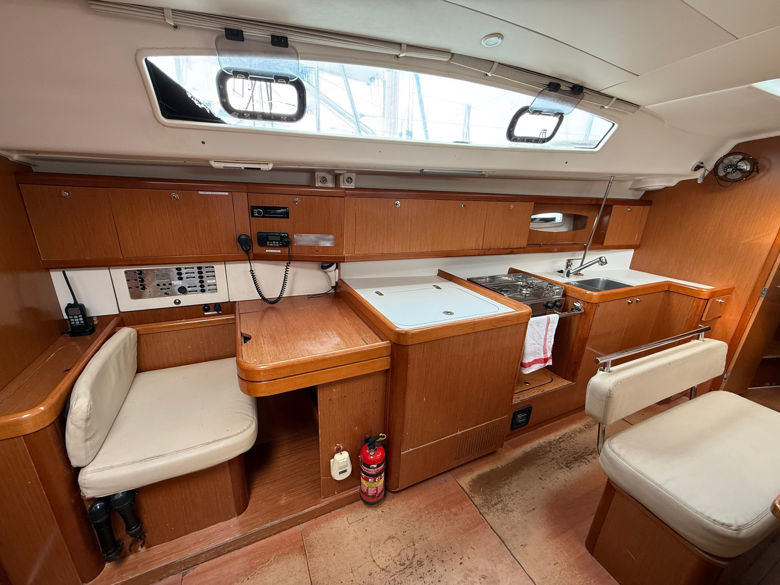 Oceanis 43 — photo 28