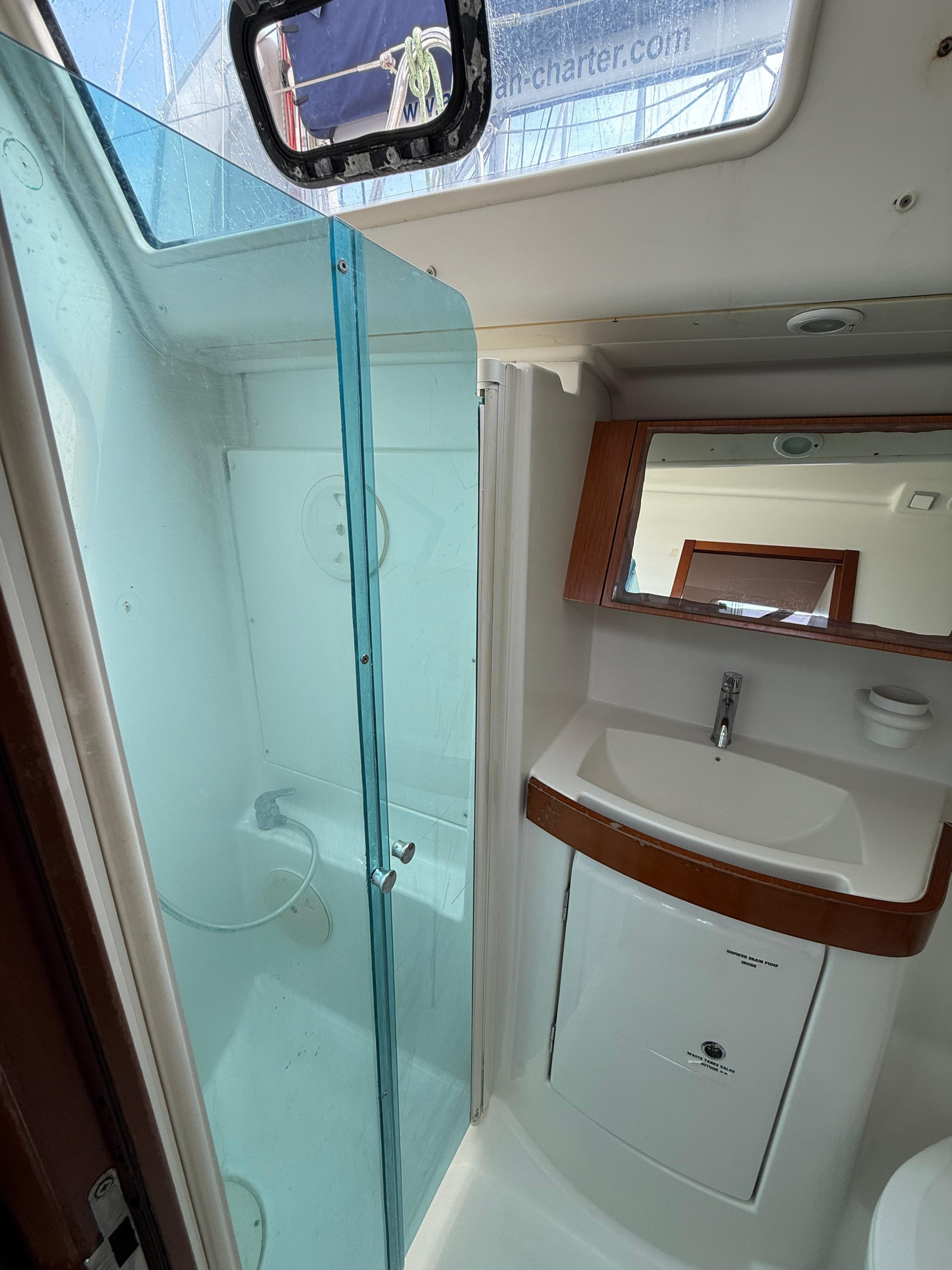 Oceanis 43 — photo 27