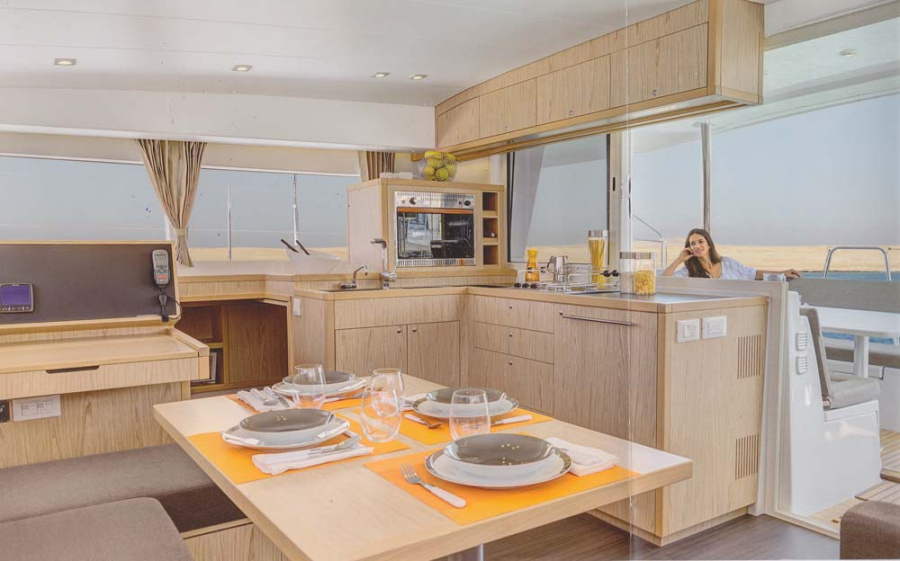 Lagoon 400 S2 — photo 4