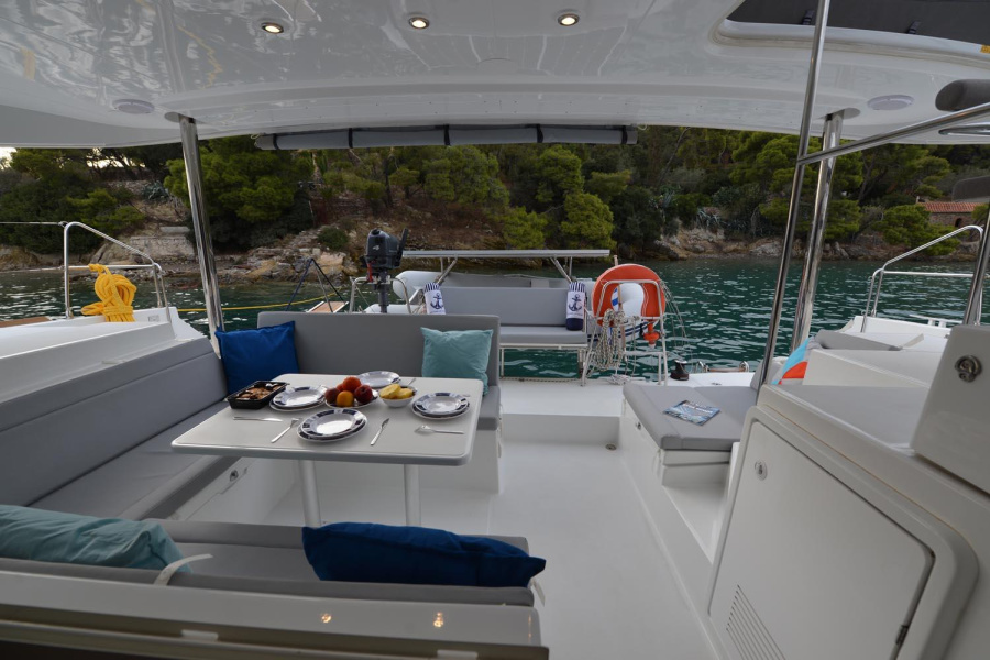Lagoon 400 S2 — photo 9