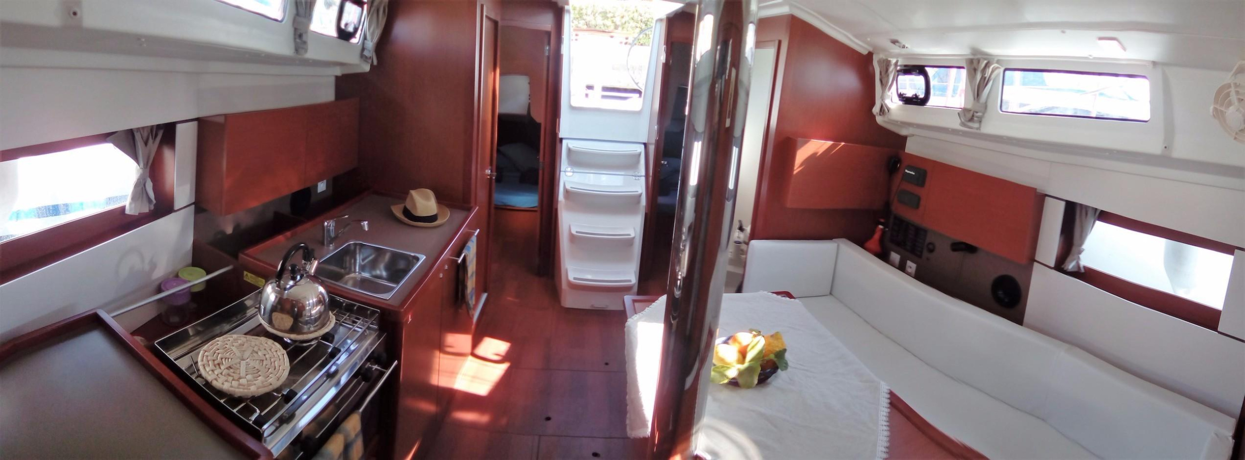 Oceanis 38 — photo 1