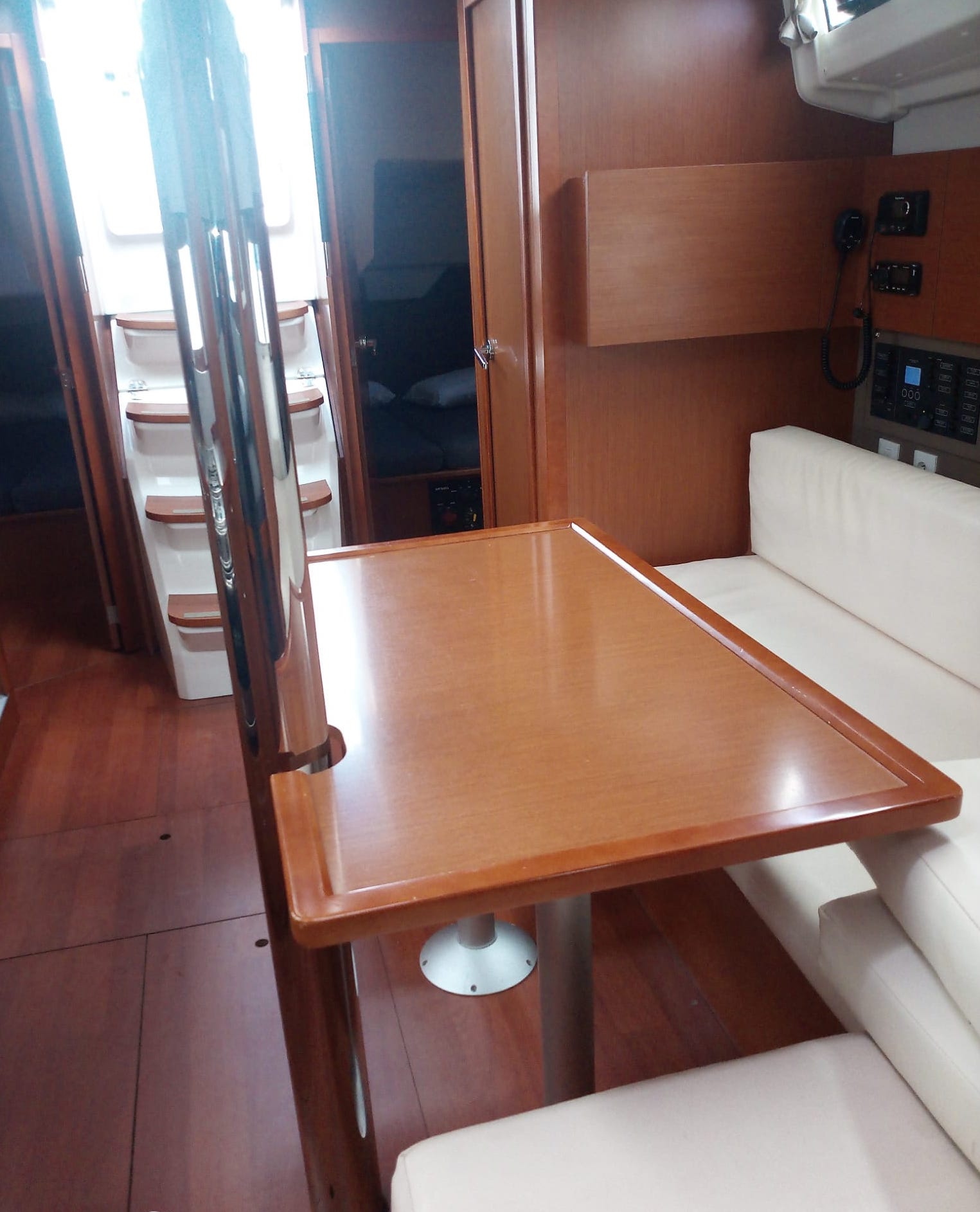 Oceanis 38.1 — photo 4