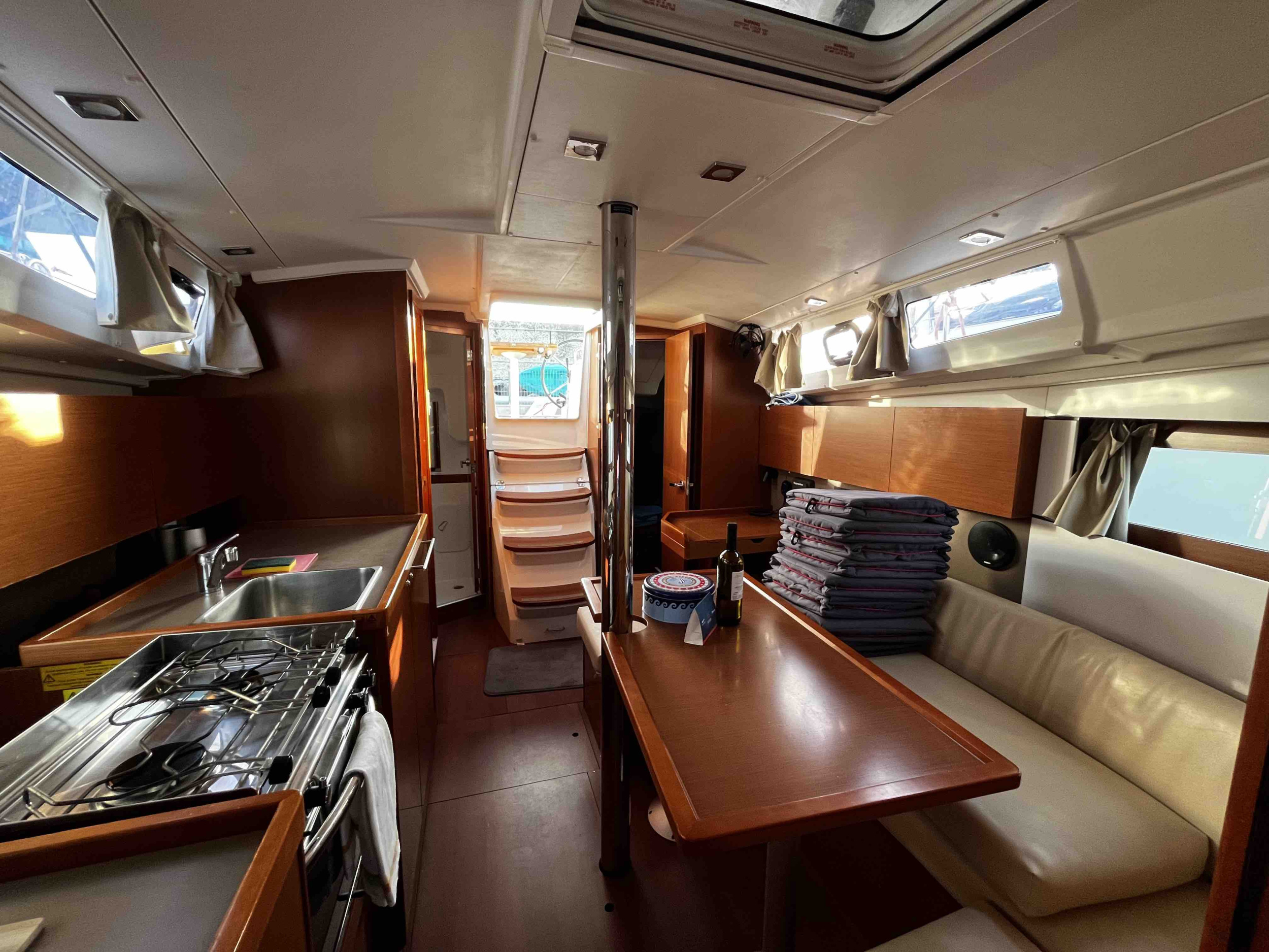 Oceanis 35.1 — photo 4