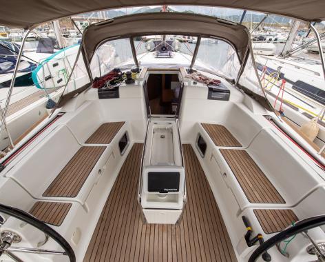 Sun Odyssey 449 — photo 2