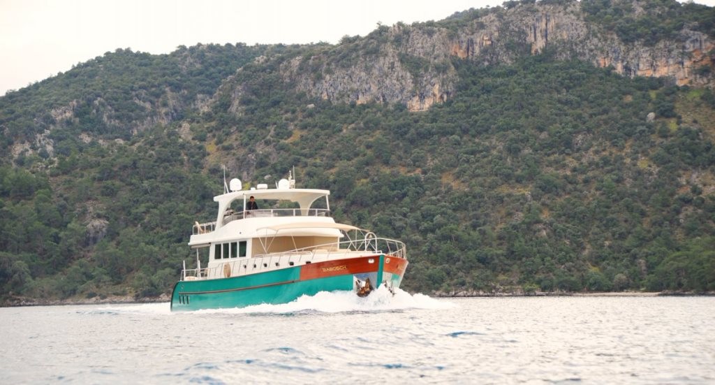 Motoryacht — photo 16