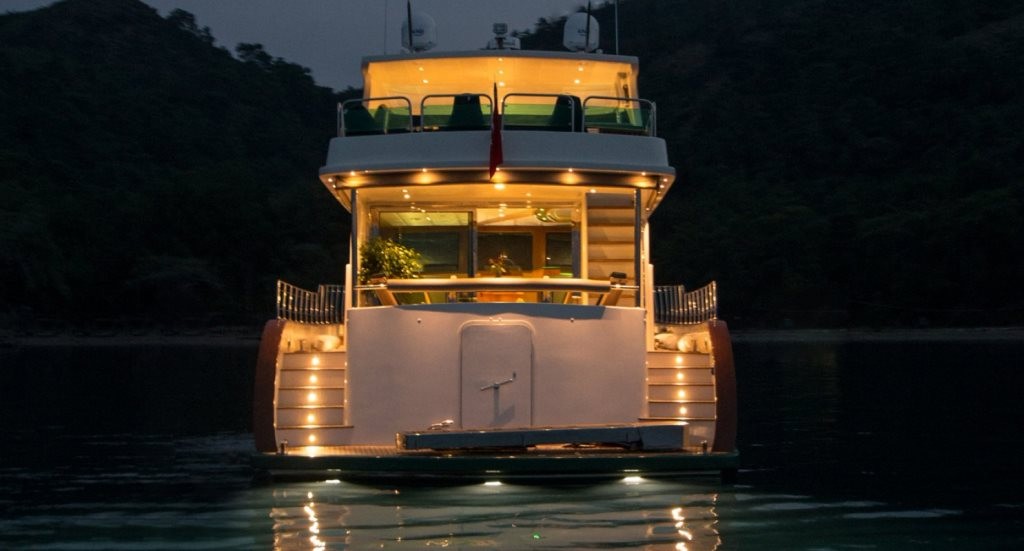 Motoryacht — photo 18