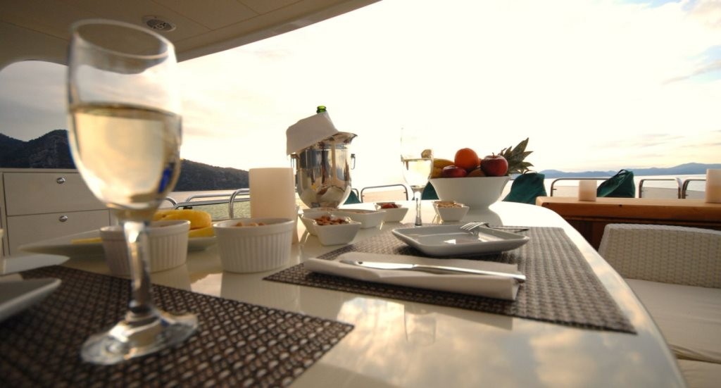 Motoryacht — photo 3