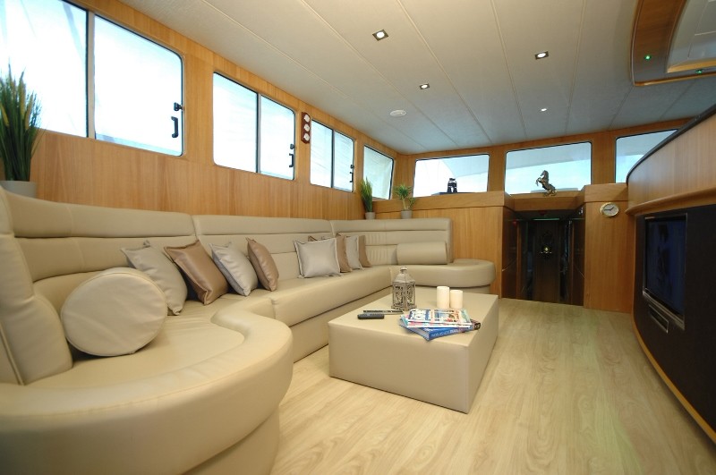 Motoryacht — photo 24