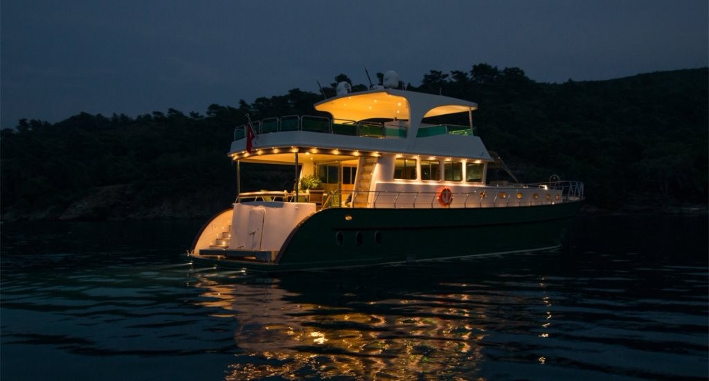 Motoryacht — photo 21