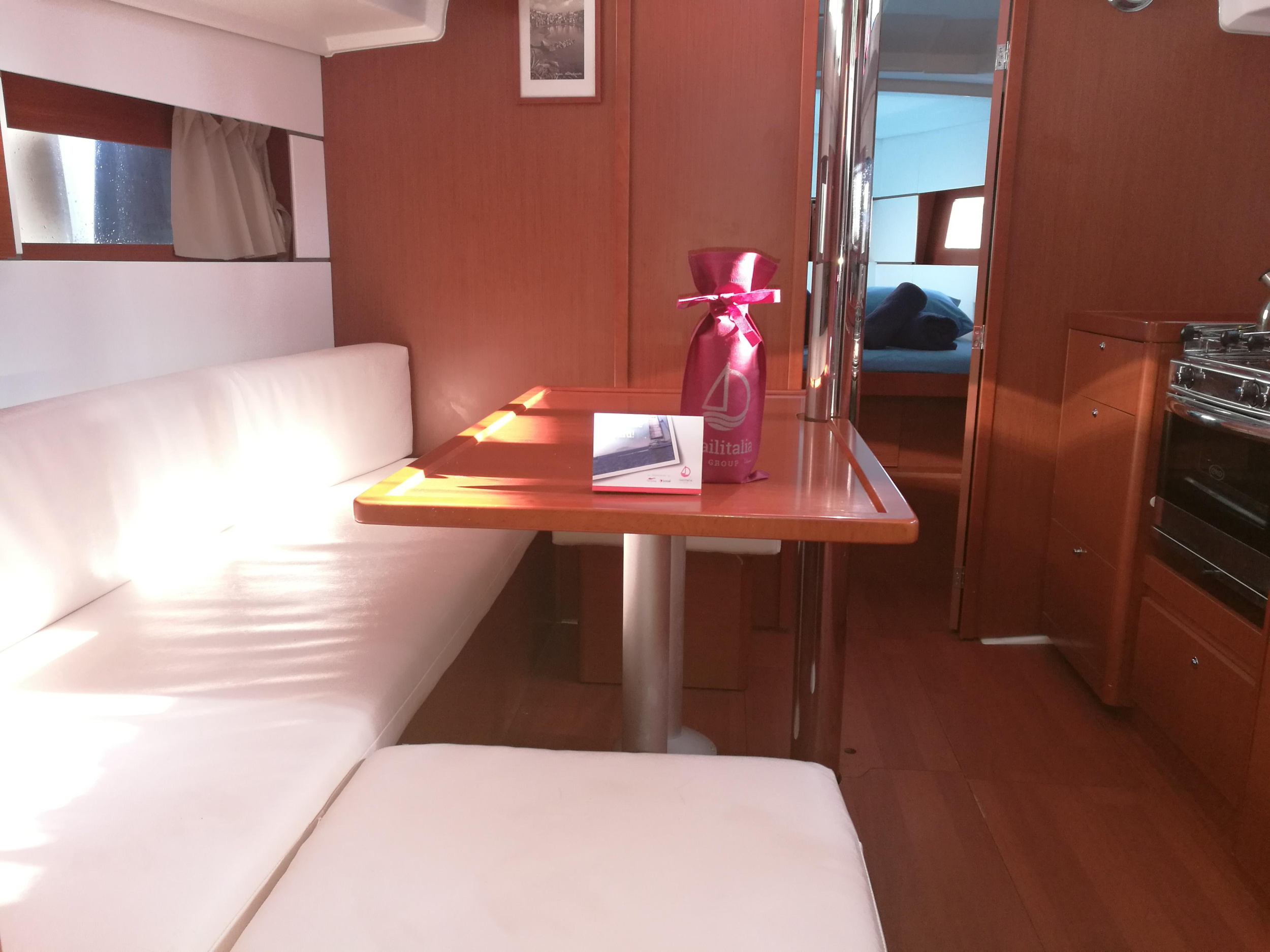 Oceanis 38.1 — photo 4