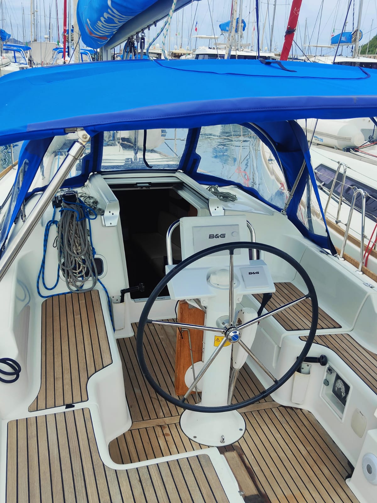 Oceanis 31 — photo 1