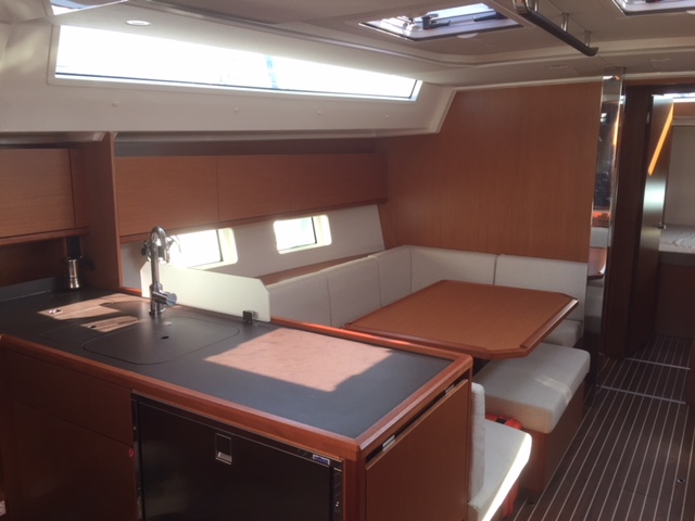 Bavaria C45 Holiday — photo 9