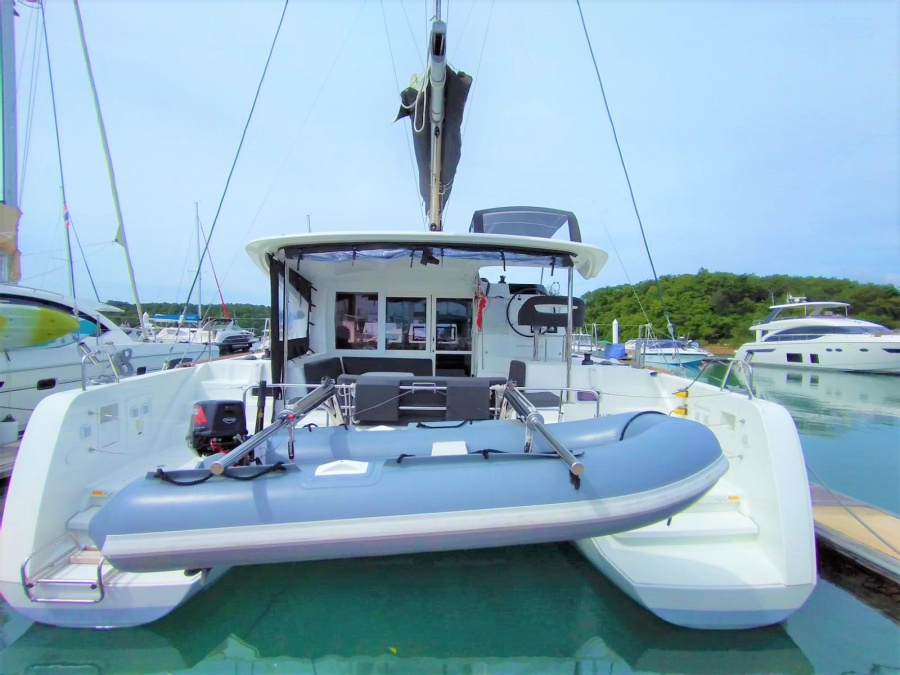 Lagoon 40 — photo 10
