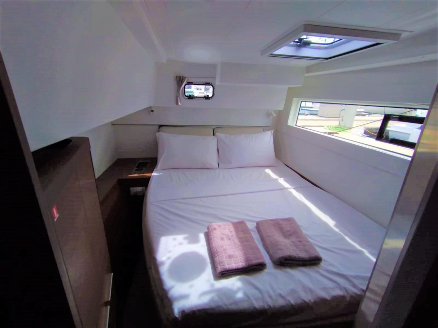 Lagoon 40 — photo 11
