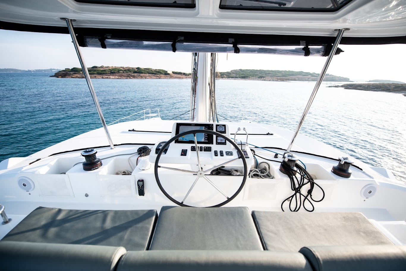 Lagoon 50 — photo 3