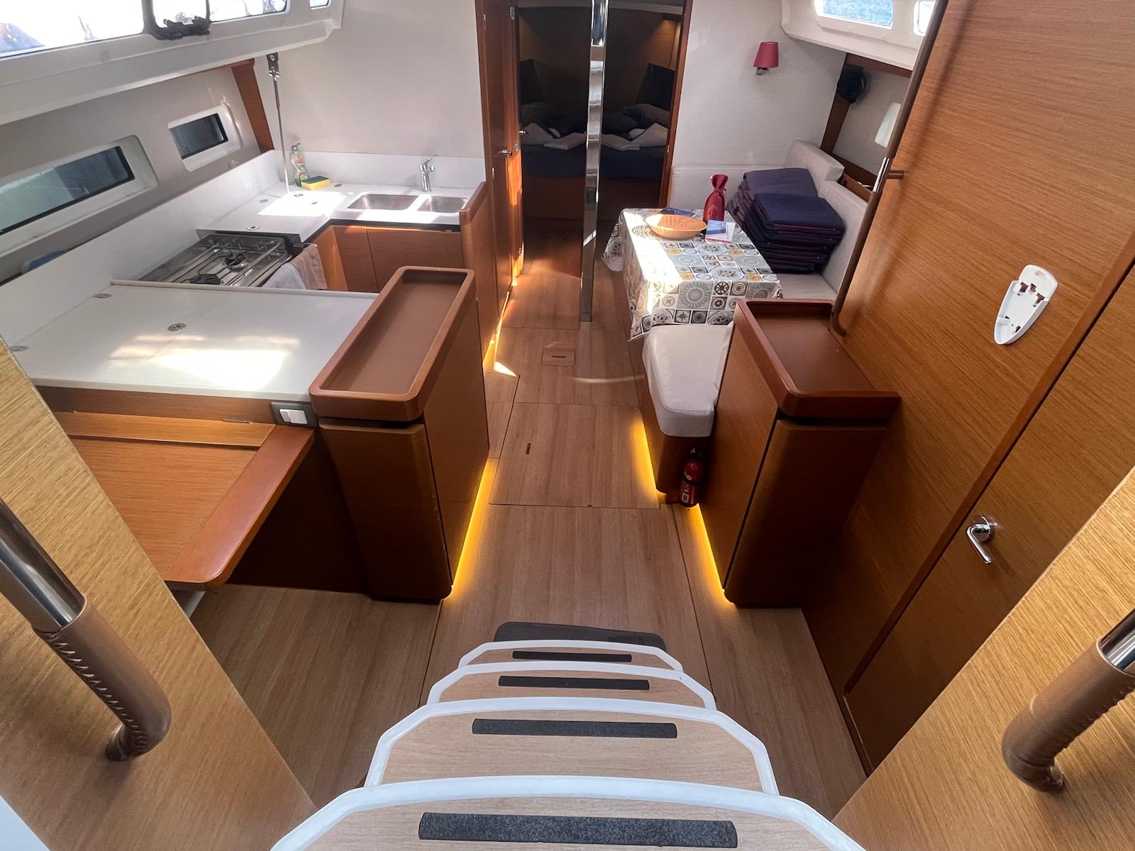 Sun Odyssey 440 — photo 7
