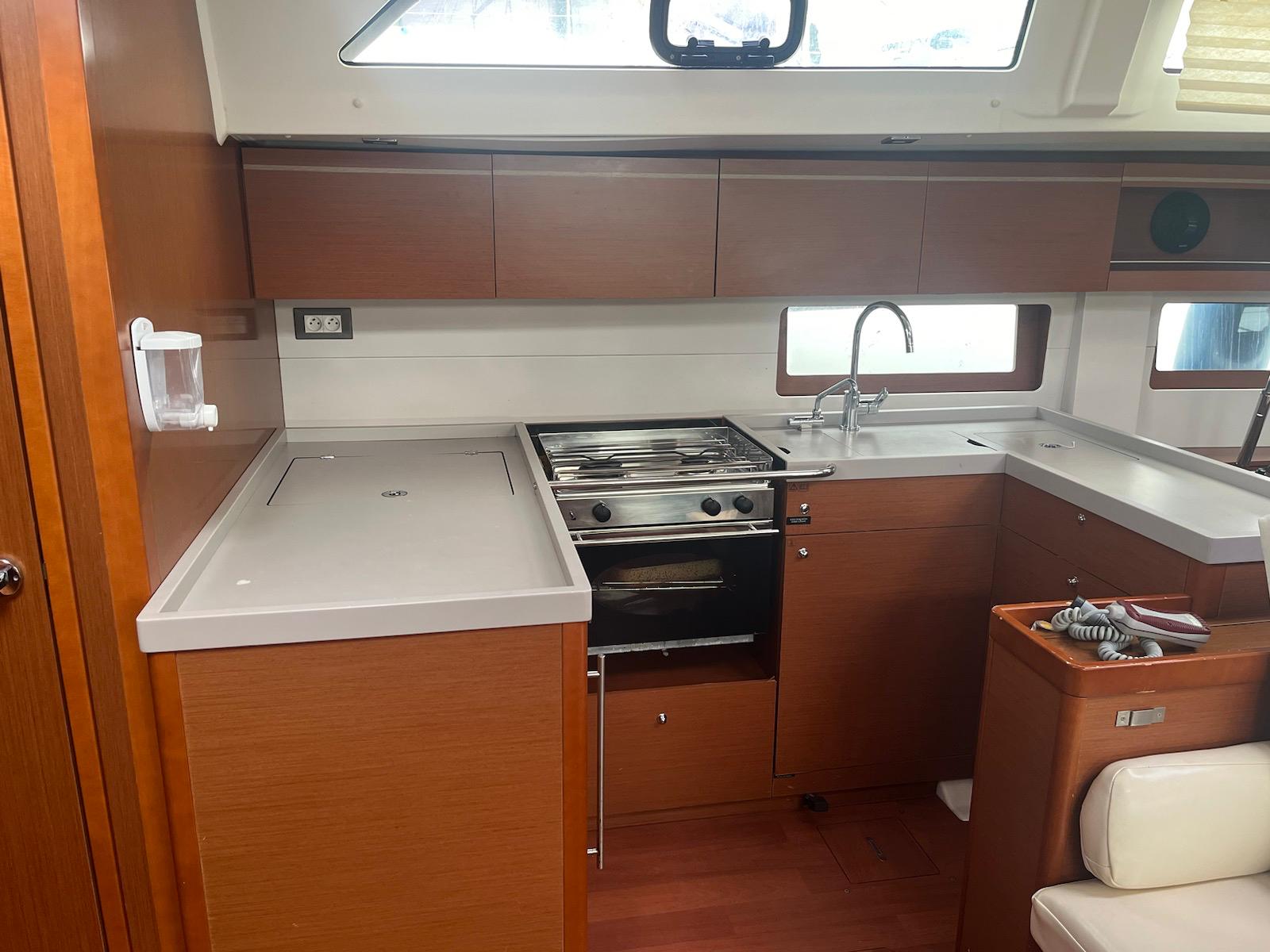 Oceanis 51.1 — photo 6