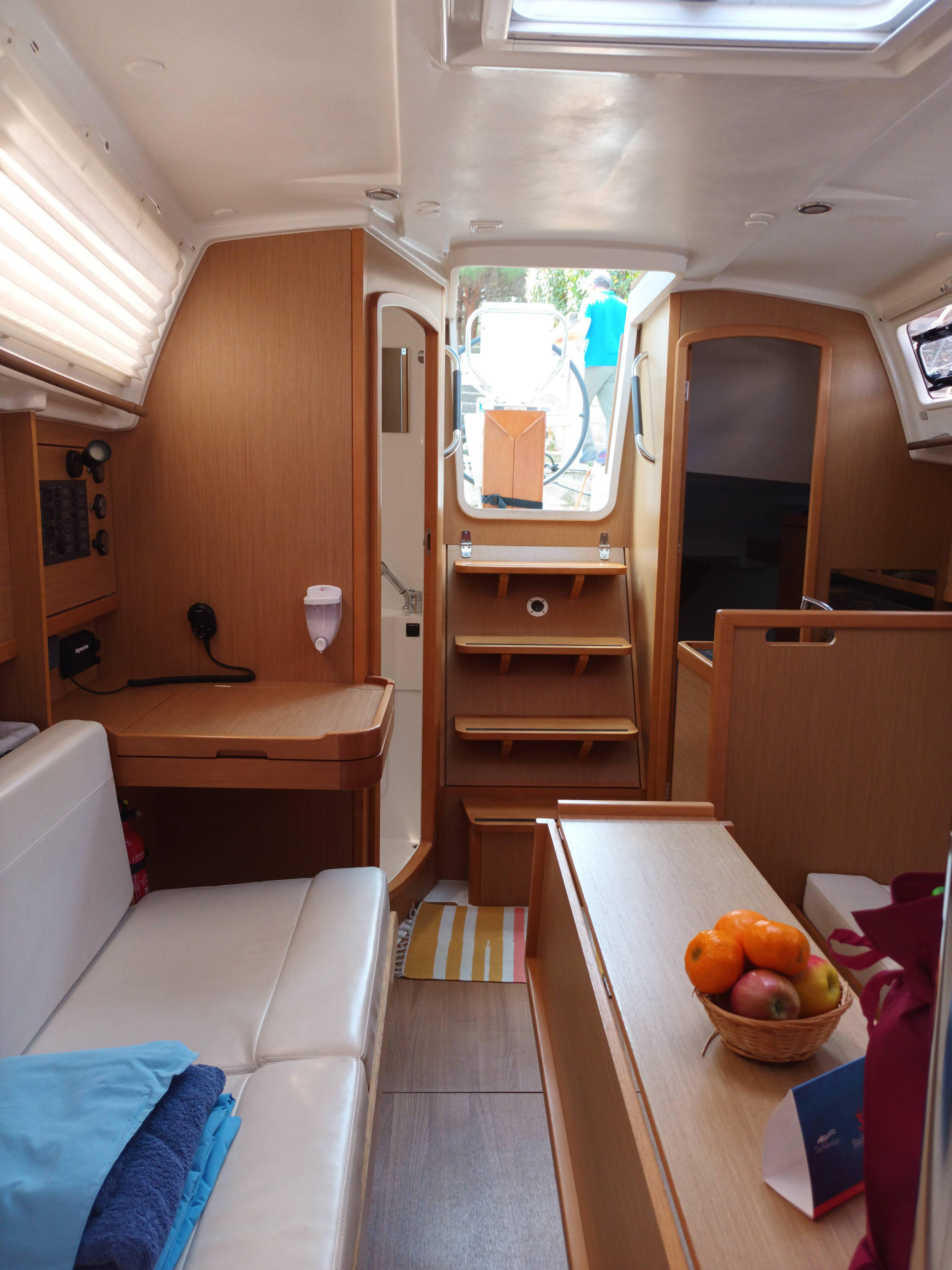 Sun Odyssey 319 — photo 6