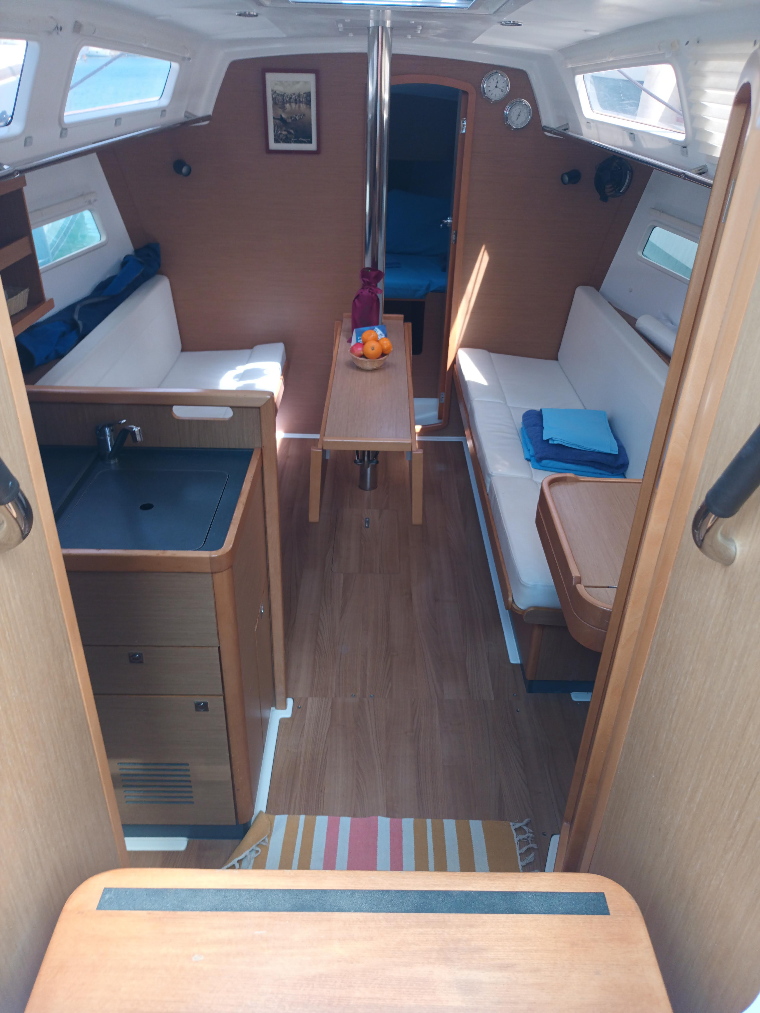 Sun Odyssey 319 — photo 2