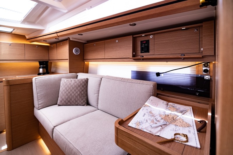 Dufour 520 GL — photo 11