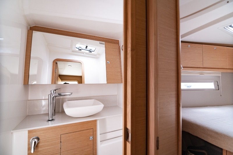 Dufour 520 GL — photo 20