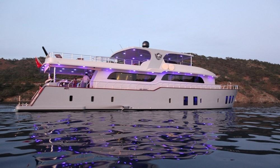 Motoryacht — photo 4