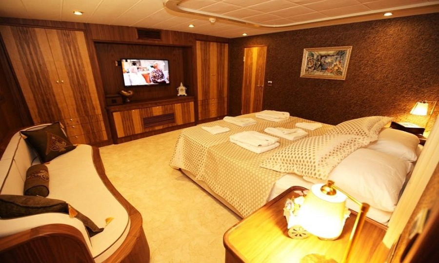 Motoryacht — photo 19