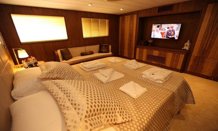 Motoryacht — photo 18
