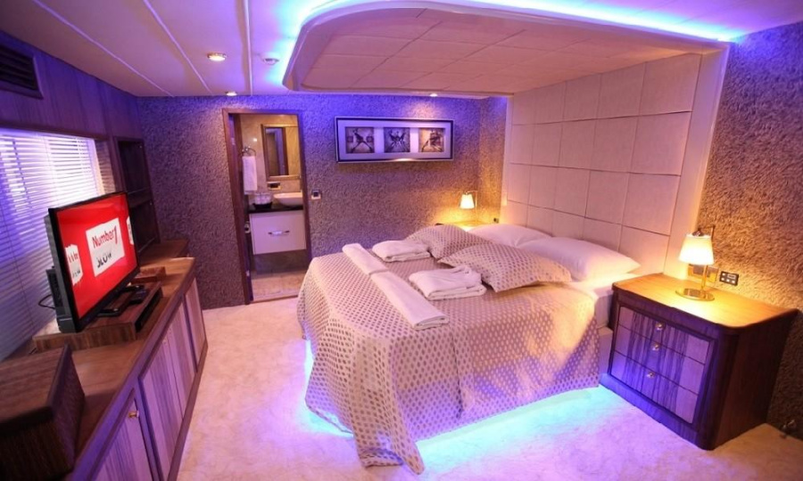 Motoryacht — photo 14