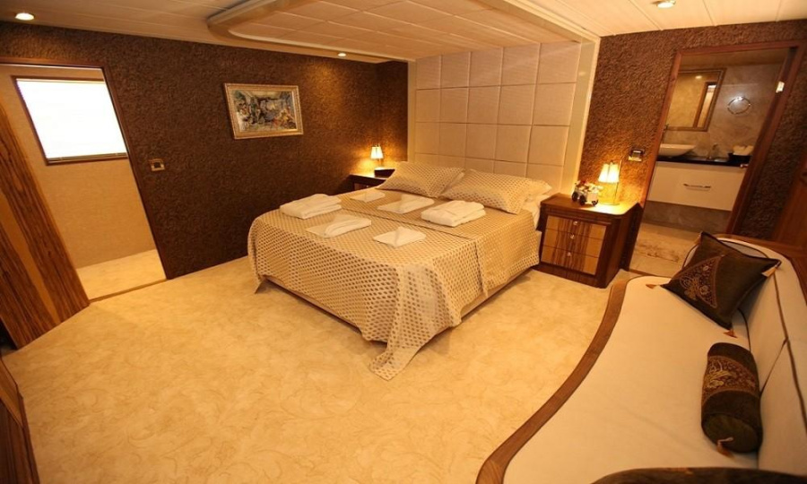 Motoryacht — photo 17