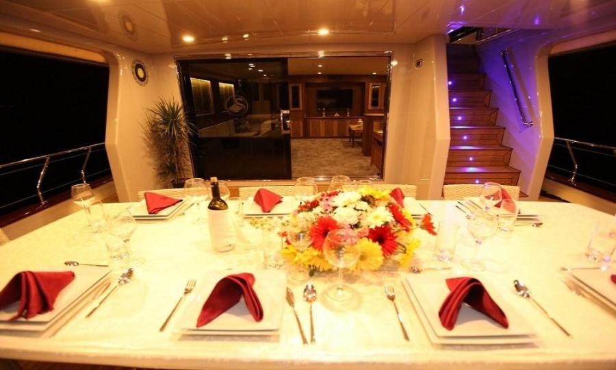 Motoryacht — photo 11