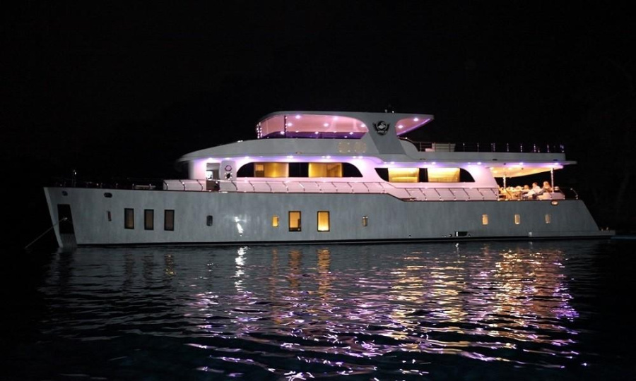 Motoryacht — photo 8