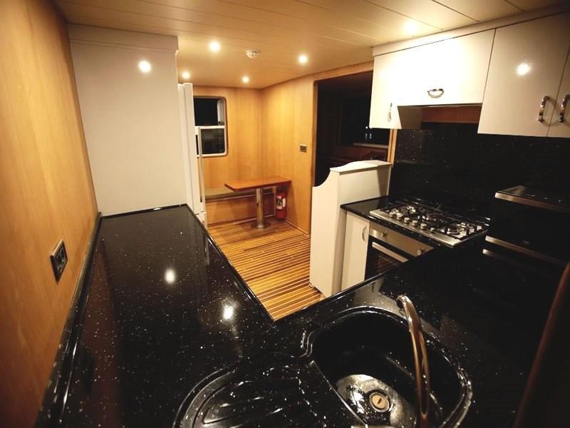 Motor Yacht — photo 7