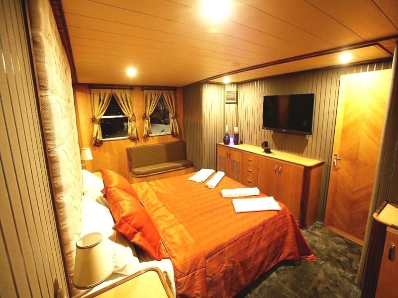 Motor Yacht — photo 14