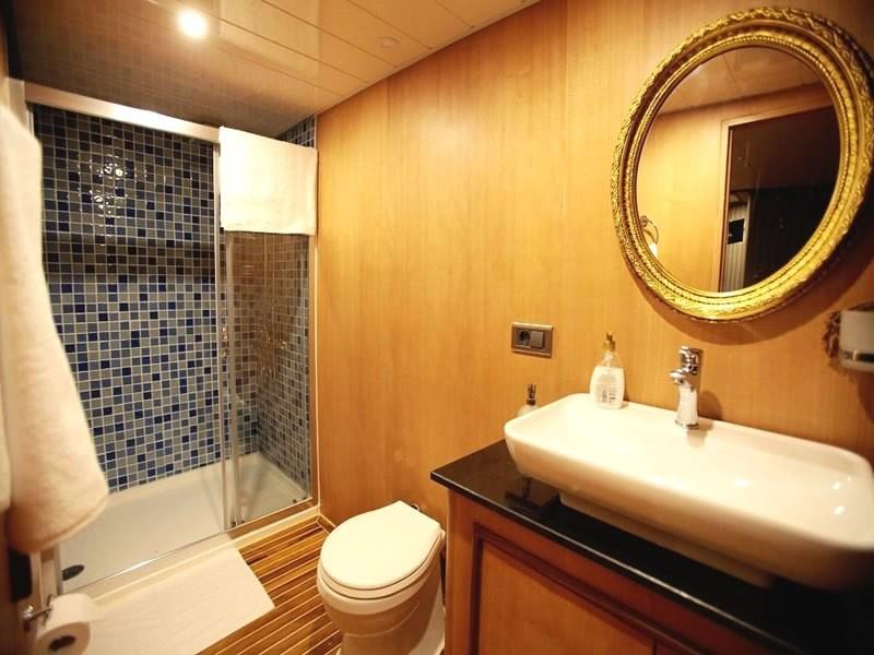 Motor Yacht — photo 11