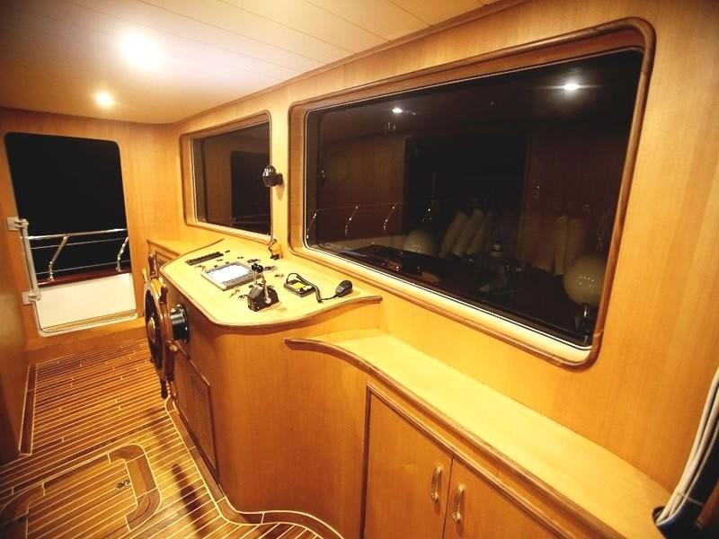 Motor Yacht — photo 8