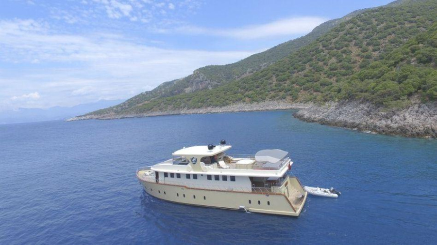 Motor Yacht — photo 2