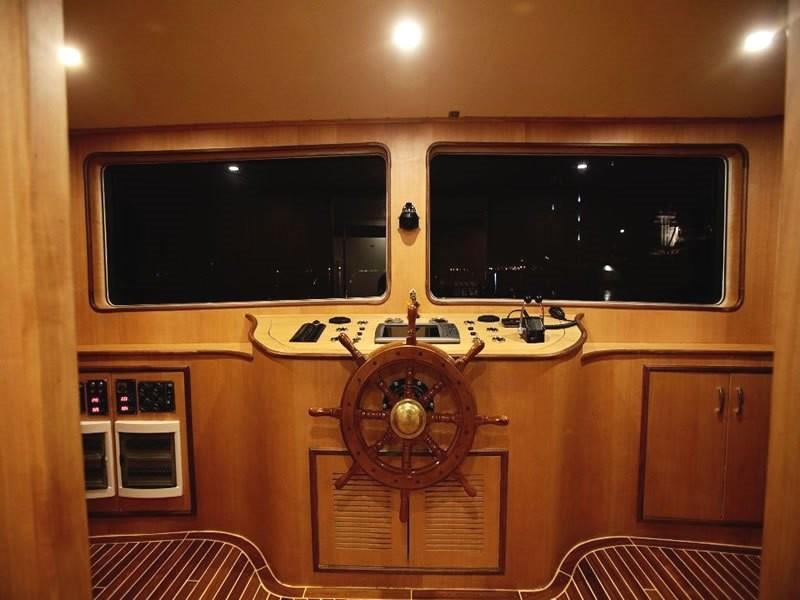 Motor Yacht — photo 9