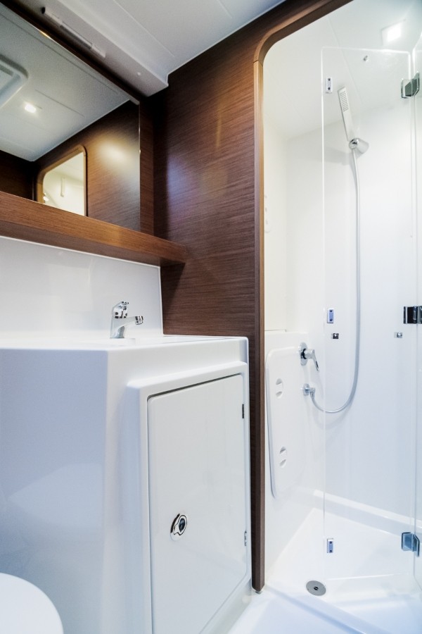 Lagoon 42 — photo 12