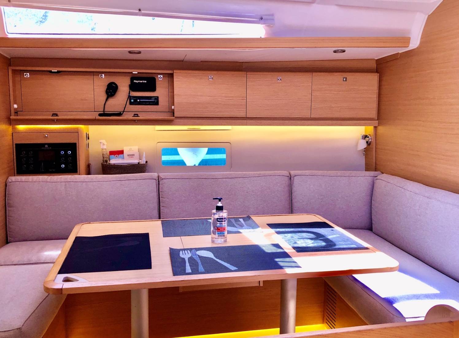 Dufour 430 Grand Large — photo 20