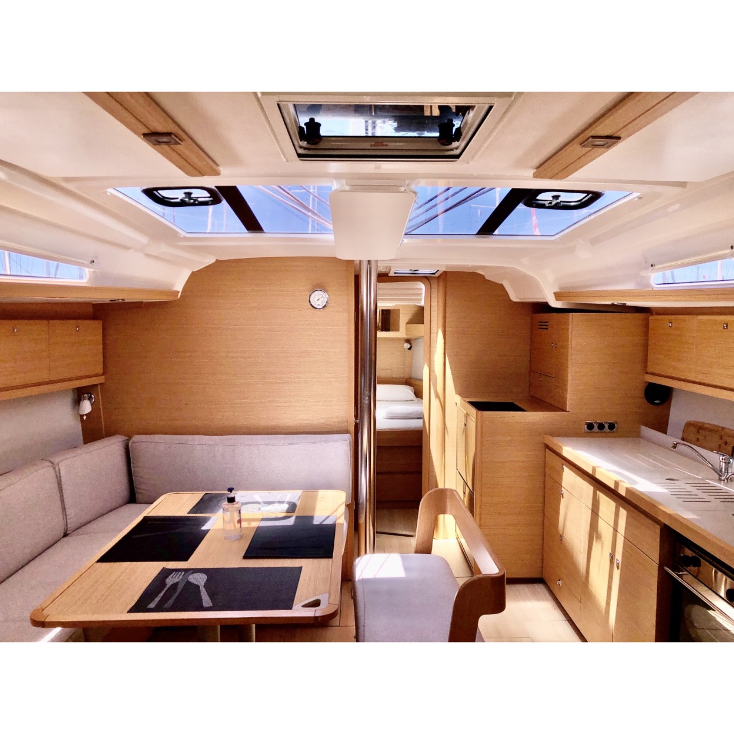 Dufour 430 Grand Large — photo 8