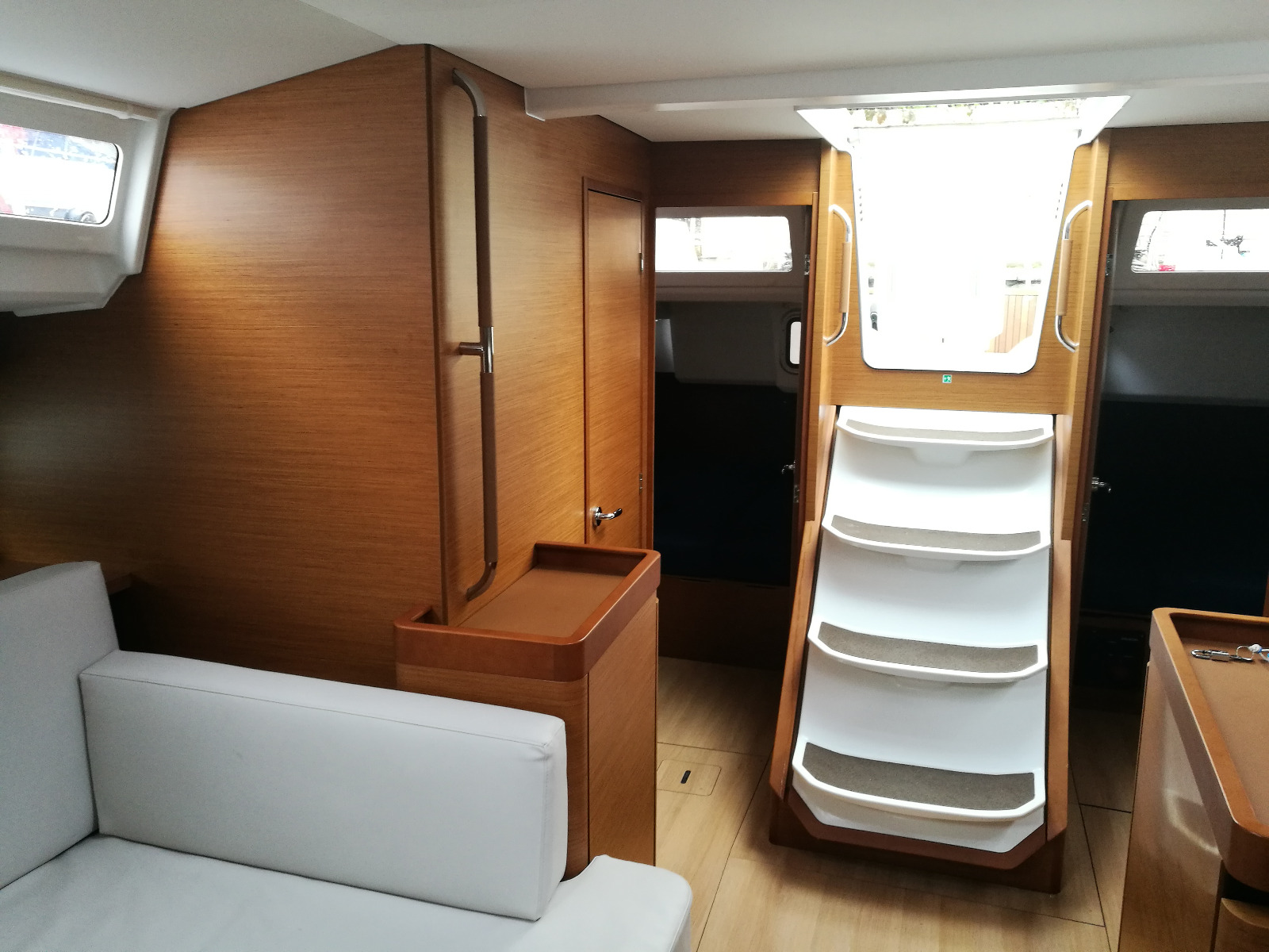 Sun Odyssey 440 — photo 5