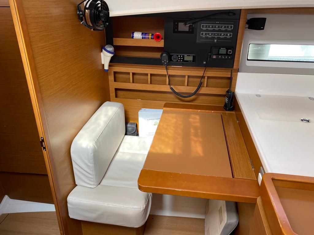 Sun Odyssey 440 — photo 8