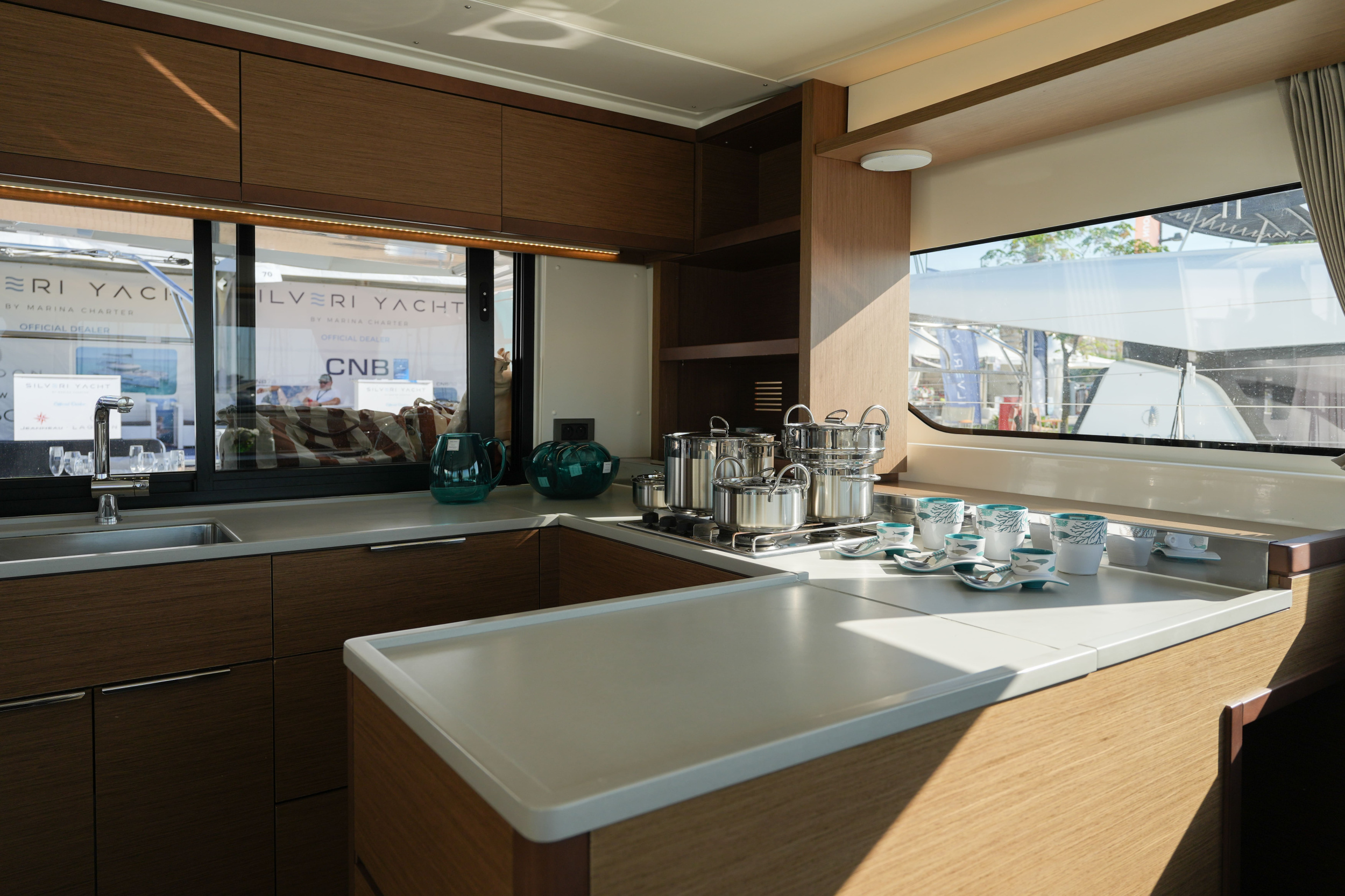Lagoon 46 Fly — photo 9