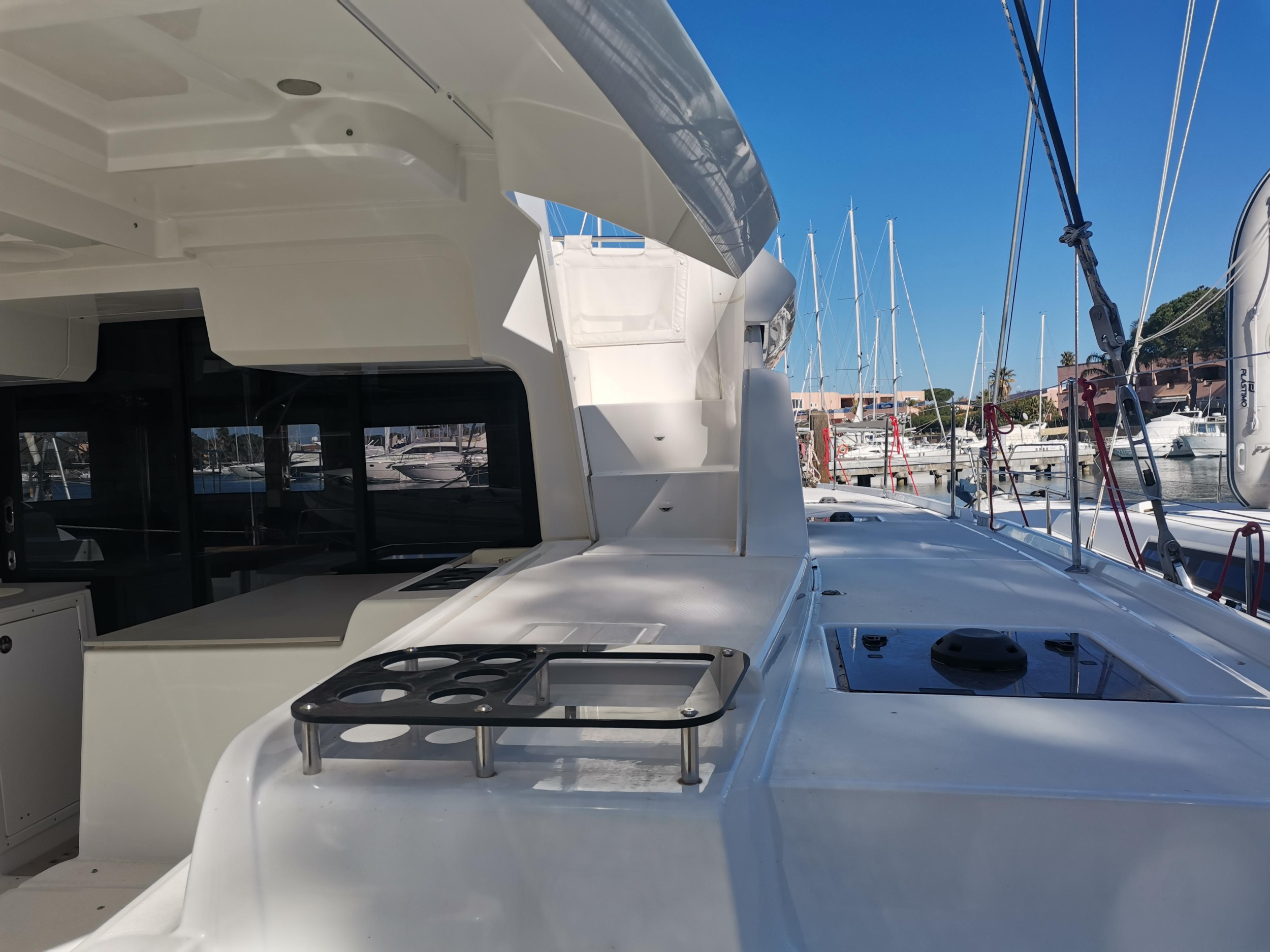 Lagoon 46 — photo 2