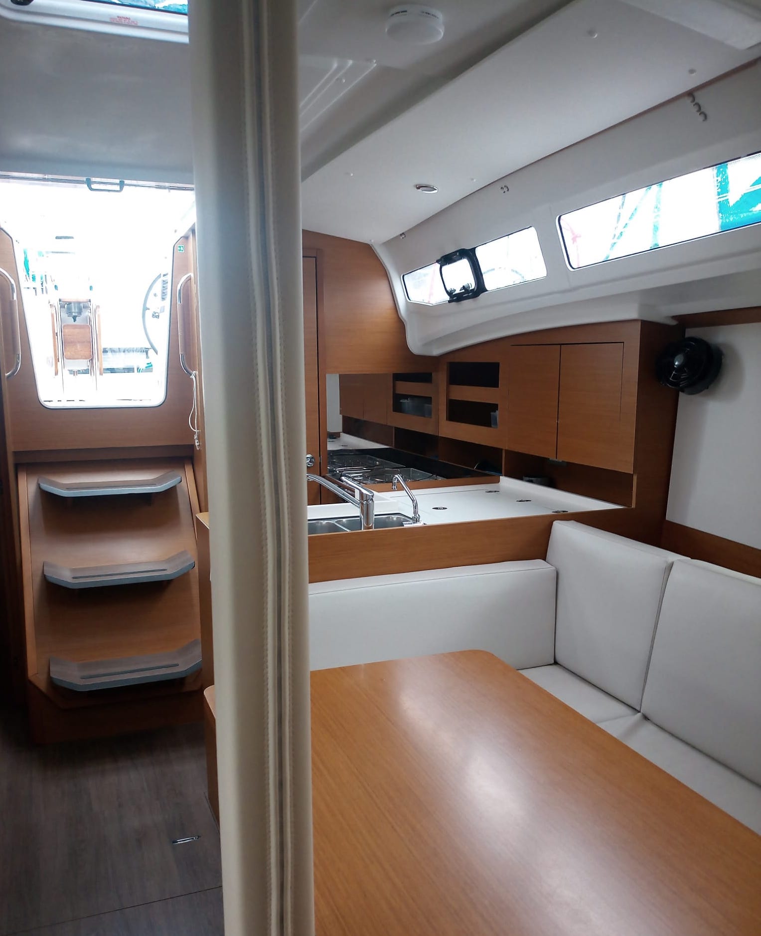 Sun Odyssey 380 — photo 5